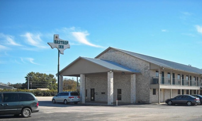 Bastrop Hotel | Budget-Friendly Bastrop Inn: Family-Friendly Accommodations