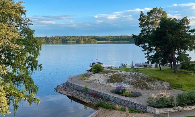 Uppsala Bed & Breakfast | Beachfront Bastuviken Bed and Breakfast with Ocean Views
