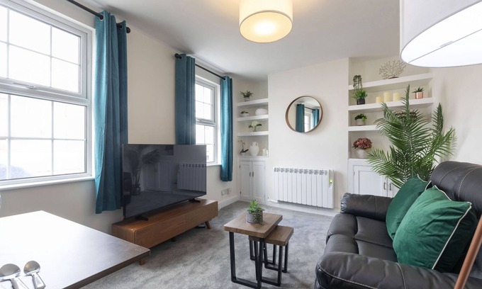Montpellier Apartment | Bath Road Hideaway - A First Floor 1- Bed Flat