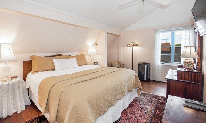 Oak Park Bed & Breakfast | Bath Street Inn B & B, Santa Barbara