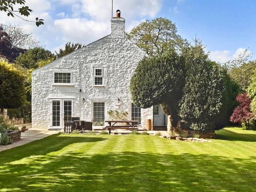 Palterton House | Bathurst Cottage: Family-Friendly Retreat with Perfect Score