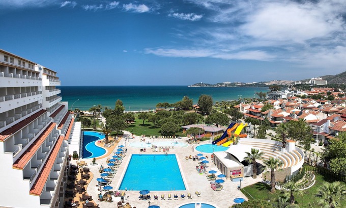 Yavansu Mahallesi Hotel | Relax at Batihan Beach Resort & Spa with Pool & Spa Access