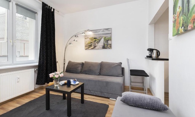 Srodmiescie Apartment | Charming Batorego Studio Apartment in Downtown Gdynia