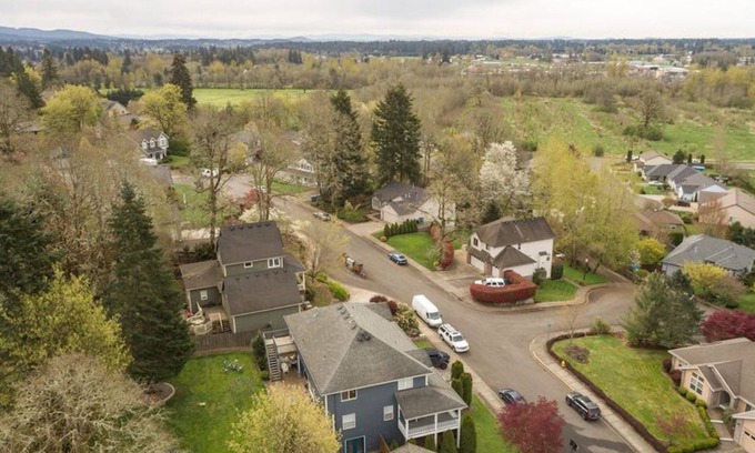 Battle Ground House | Top-Rated Battle Ground Vacation Home with Pool & Spa