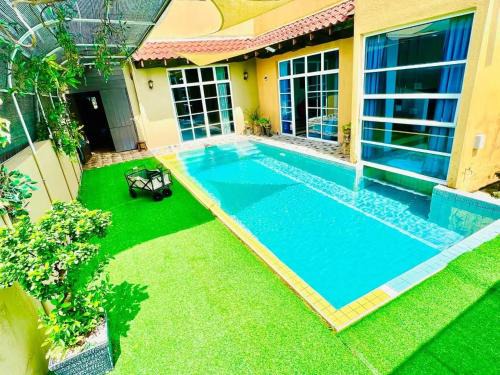 Batu Pahat House | Relax at Batu Pahat Santalia Pool Villa - Family Friendly Escape