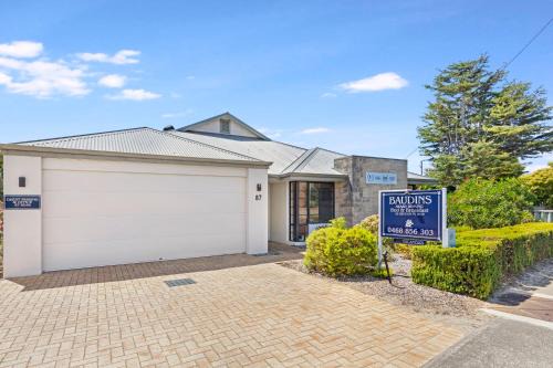 West Busselton Bed & Breakfast | Relax at Baudins of Busselton Bed and Breakfast for Adults