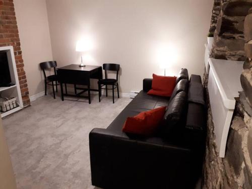 Downtown Halifax Apartment | Cozy Bauer Terrace: Family-Friendly Stay by The Citadel