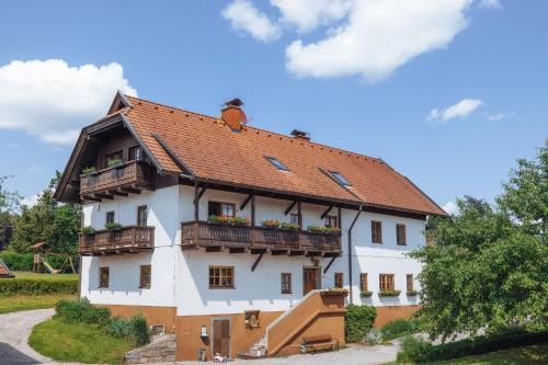 Wernberg House | Experience Bauerborchardt: Family-Friendly Farm Retreat
