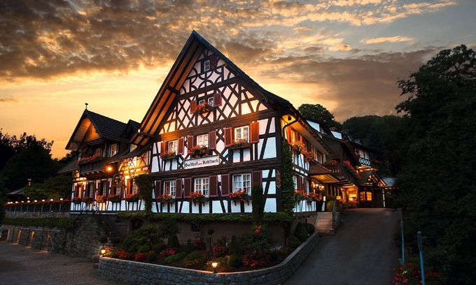 Waldulm Apartment | Cozy Bauern Zimmer Superior: Breakfast & Family-Friendly Stay