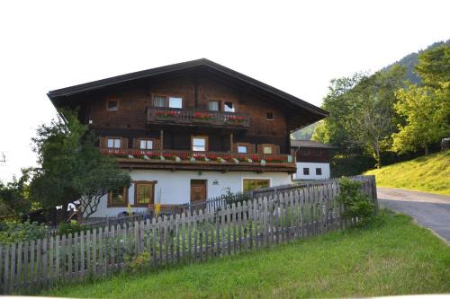 Gries House | Family-Friendly Bauernhof Bachrain with Perfect 10 Rating
