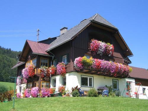 Pichl-Kainisch House | Family-Friendly Bauernhof Haim with Kitchen Amenities
