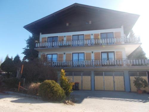 Weyregg am Attersee House | Pet-Friendly Bauernhof Moadl: Guest Rated 9/10 Stay