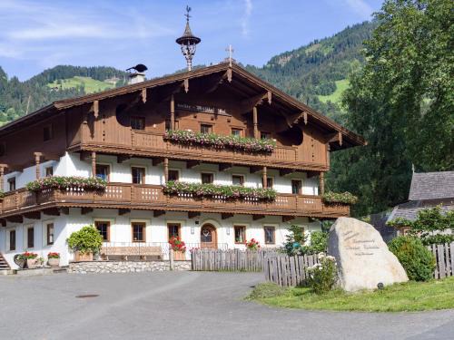 Itter House | Pet-Friendly Bauernhof Vordermühltal with Perfect 10 Rating