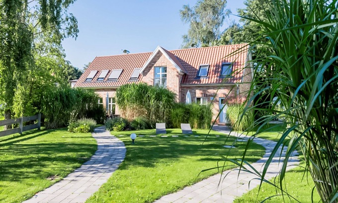 Liepe House | Experience Bauernkate Seerose: Pet-Friendly Ocean Retreat