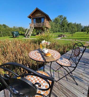 Salem Apartment | Family-Friendly Getaway at Baumhaus Heuhütte - 8/10 Rating
