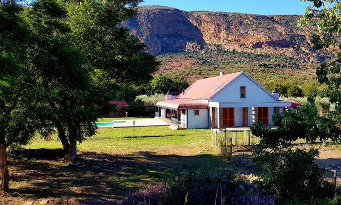 Studtis House | Exceptional Baviaanskloof Landhuis with Pool & Breakfast