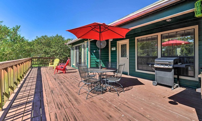 Long Mott House | Riverfront Tivoli Retreat with Bay Access & Dock Amenities
