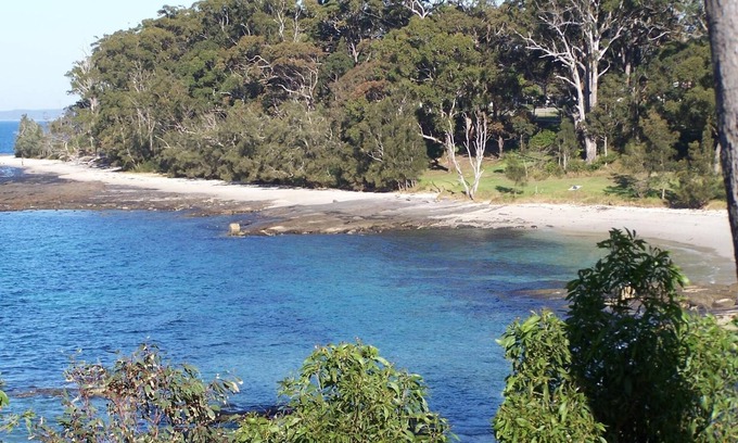 Sanctuary Point Hotel | Cozy Bay and Basin: Family-Friendly with Ocean Views