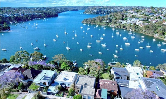 Sydney House | Bay and Beach