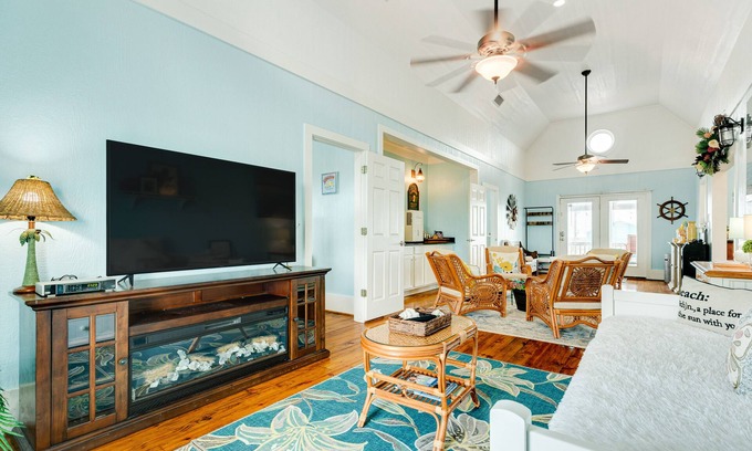 Port Bolivar House | Bay and Gulf-View Home with Outdoor Seating & Spa