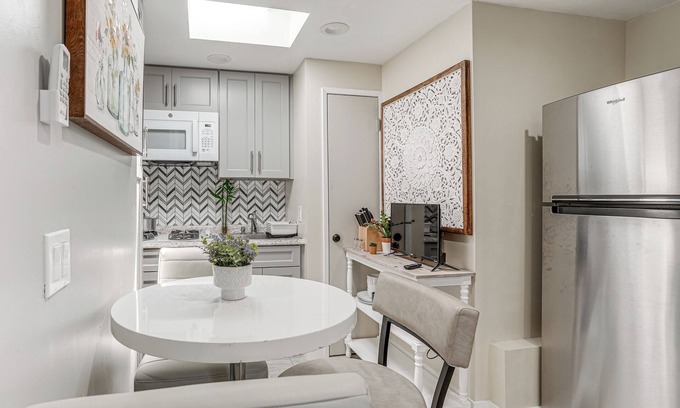 Ashland Apartment | Inviting Bay Area Studio Suite Near Shoreline Attractions!