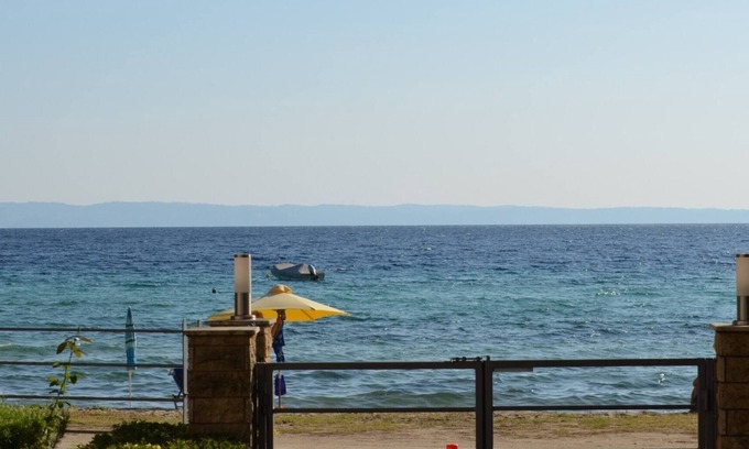Nikita Apartment | Cozy Bay Beach Maisonette in Beautiful Sithonia Awaits