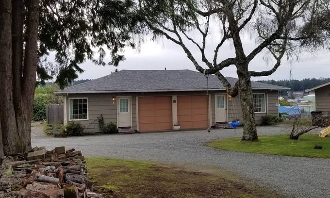 Barview Cottage | Beautiful Bay Cove Cottage "A" Near Charleston with Pool