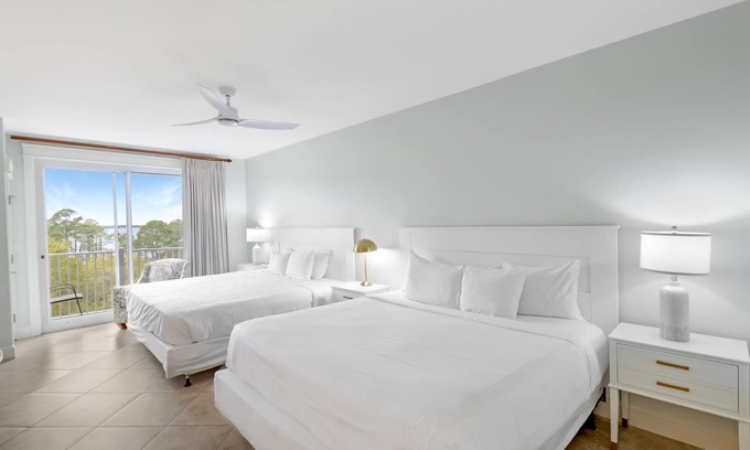Villa Lago Condo | Oceanfront Studio Retreat with Private Balcony at Sandestin