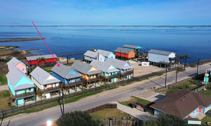 Flour Bluff House | Big Trout by AvantStay | Perfect Group Escape with Dock!