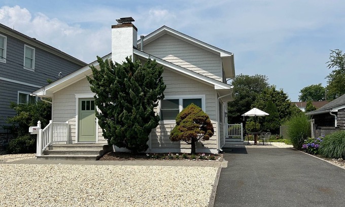 Bay Head House | Bay Head Renovated Beach House with Ocean View & Breakfast