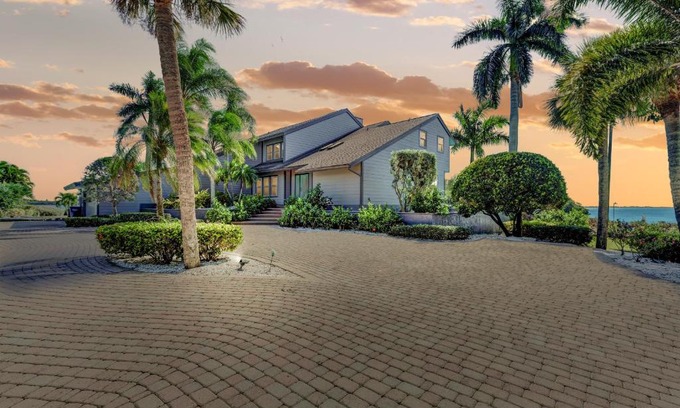 Bayshore Gardens House | Relax at Bay House Retreat with Pool and Hot Tub Access