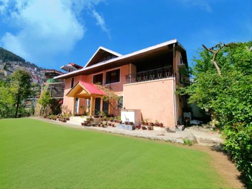 Sanjauli Bed & Breakfast | Pet-Friendly Bay Leaf By Live Inn with Breakfast & Dining