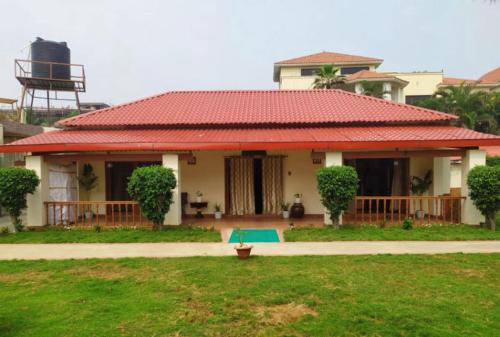 Visakhapatnam Hotel | Relax at Bay Leaf Resort: Family-Friendly with Breakfast