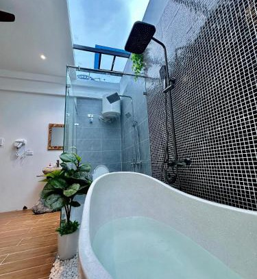 Van Giang Hotel | Bay Luxury Villa- OCP2 - Self Checkin