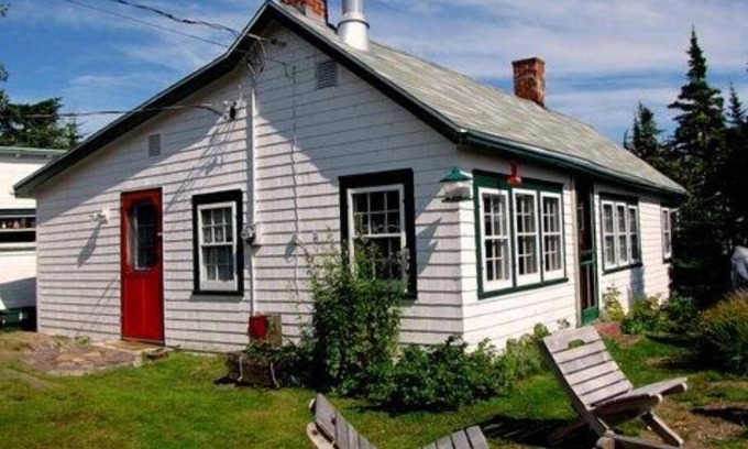 Chance Harbour Cottage | Pet-Friendly Bay of Fundy Seaside Cottage with Ocean View