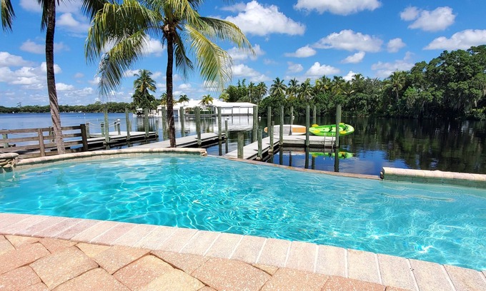 Fort Myers Shores House | Bay of Grace: A Boater's Paradise with Ocean Views