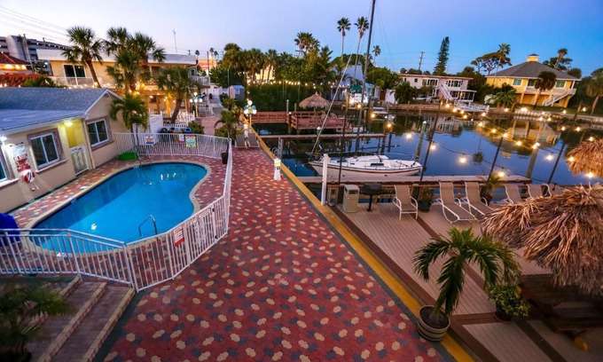 Belle Vista Hotel | Bay Palms Waterfront Resort: A Pet-Friendly Marina Escape
