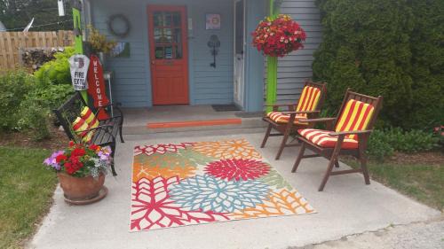Frankfort Hotel | Discover Bay Port Lodging: Ocean View & Family-Friendly Stays