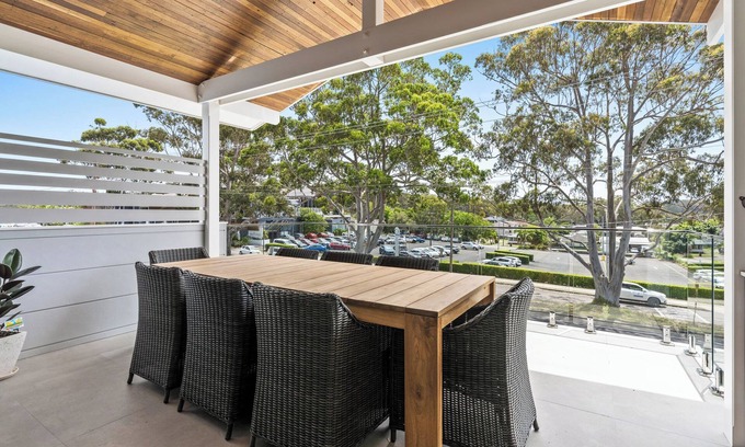 Nelson Bay House | Bay Retreat Two - Sleeps up to 10 guests in the centre of Nelson Bay!