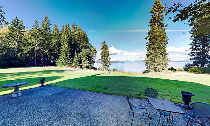 Oak Harbor House | Discover Bay to Baker: Family-Friendly Getaway Rated 9/10