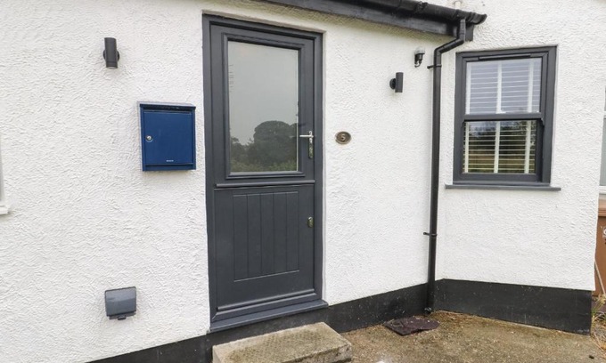 Llanrug House | Pet-Friendly Bay Tree Cottage - Rated 9.3/10 by Guests