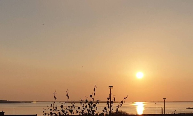 Dungloe Apartment | Bay View Apartment: Guest Rated 10/10 with Kitchen Access