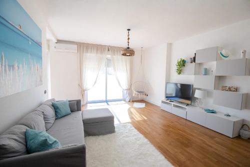 Porto Torres Apartment | Oceanfront Bay View Apartment with Family-Friendly Amenities