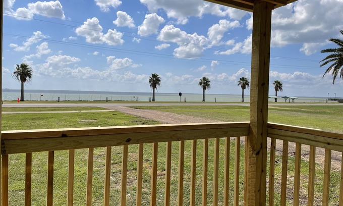 Long Mott Cottage | Bay View Bungalow: Guest Rated 9.8 with Ocean Views