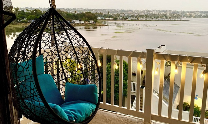 Crown Point Condo | Bay view from every room! Private 2 bed condo in quite Crown Point Villas.