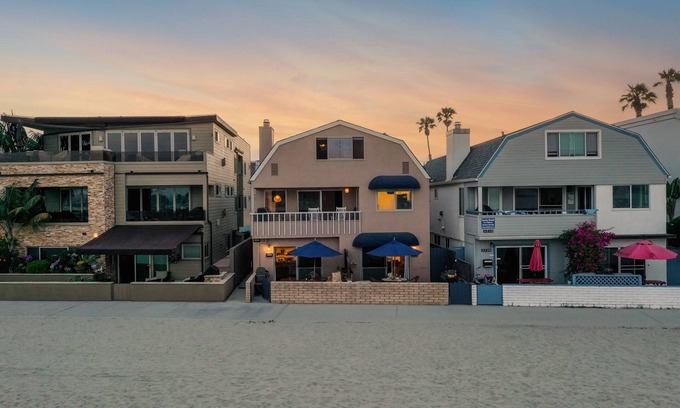 Central Mission Beach Apartment | Oceanfront Bay View II: Guest Rated 9.8, Family Friendly Stay