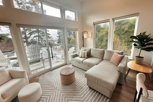 Lincoln City Apartment | Bay View Loft
