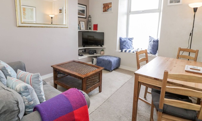Barmouth Cottage | Scenic Bay Views: Romantic Country Cottage in Barmouth