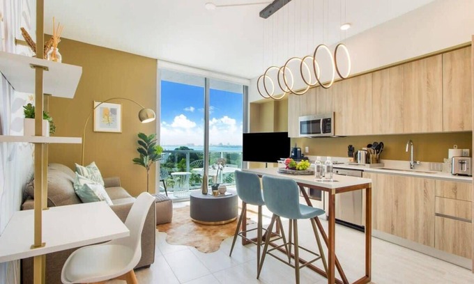 Northeast Miami Condo | Experience Bay Views in Tropical Miami Studio Oasis