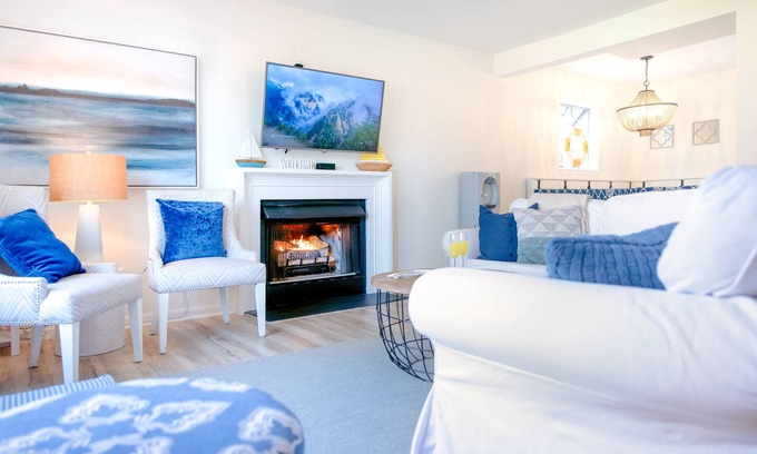 Shady Side House | Experience Bay Views with Kayaks, Bikes & Family Fun!